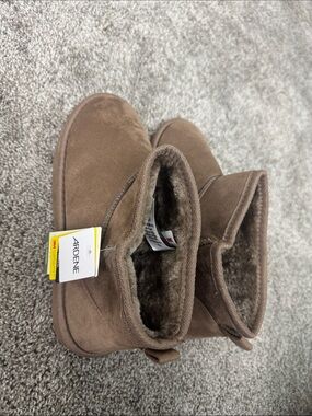 Ardene Chestnut Faux-Suede Fleece Ankle Boots